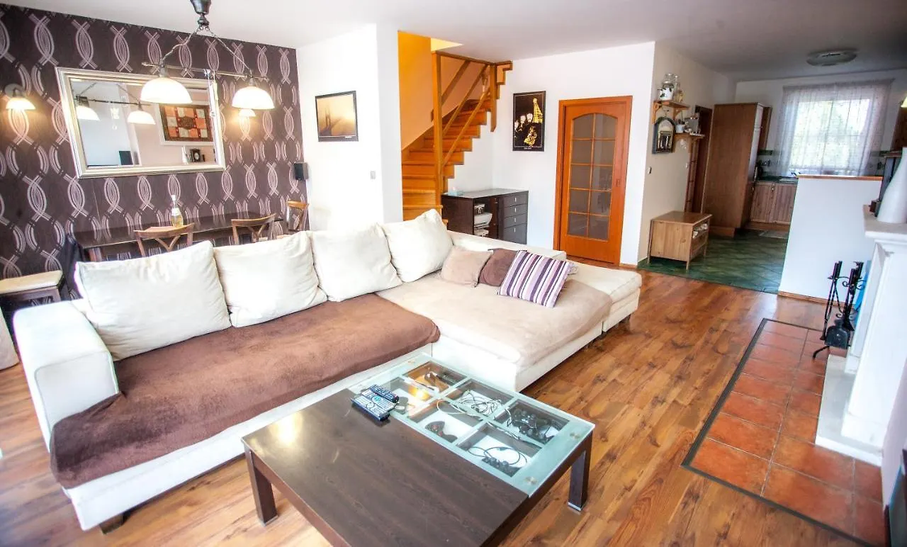Prague Luxury Villa, Jacuzzi, Hi-Speed Wifi, Hbo, Terrace Bustehrad