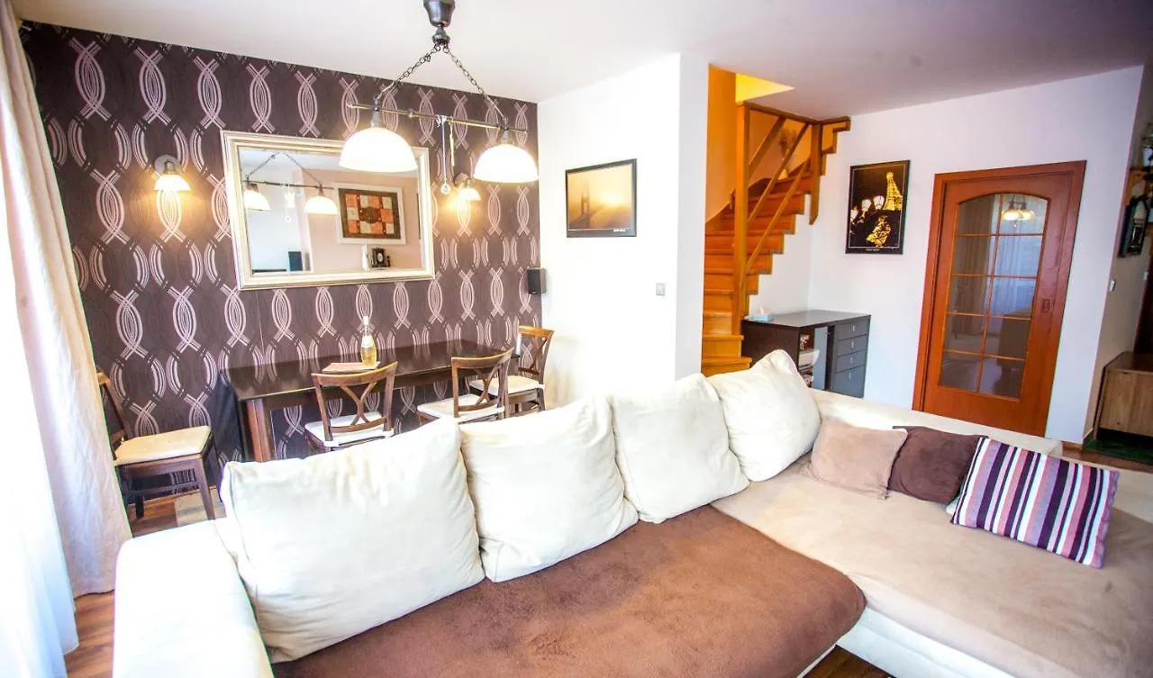 Prague Luxury Villa, Jacuzzi, Hi-Speed Wifi, Hbo, Terrace Bustehrad