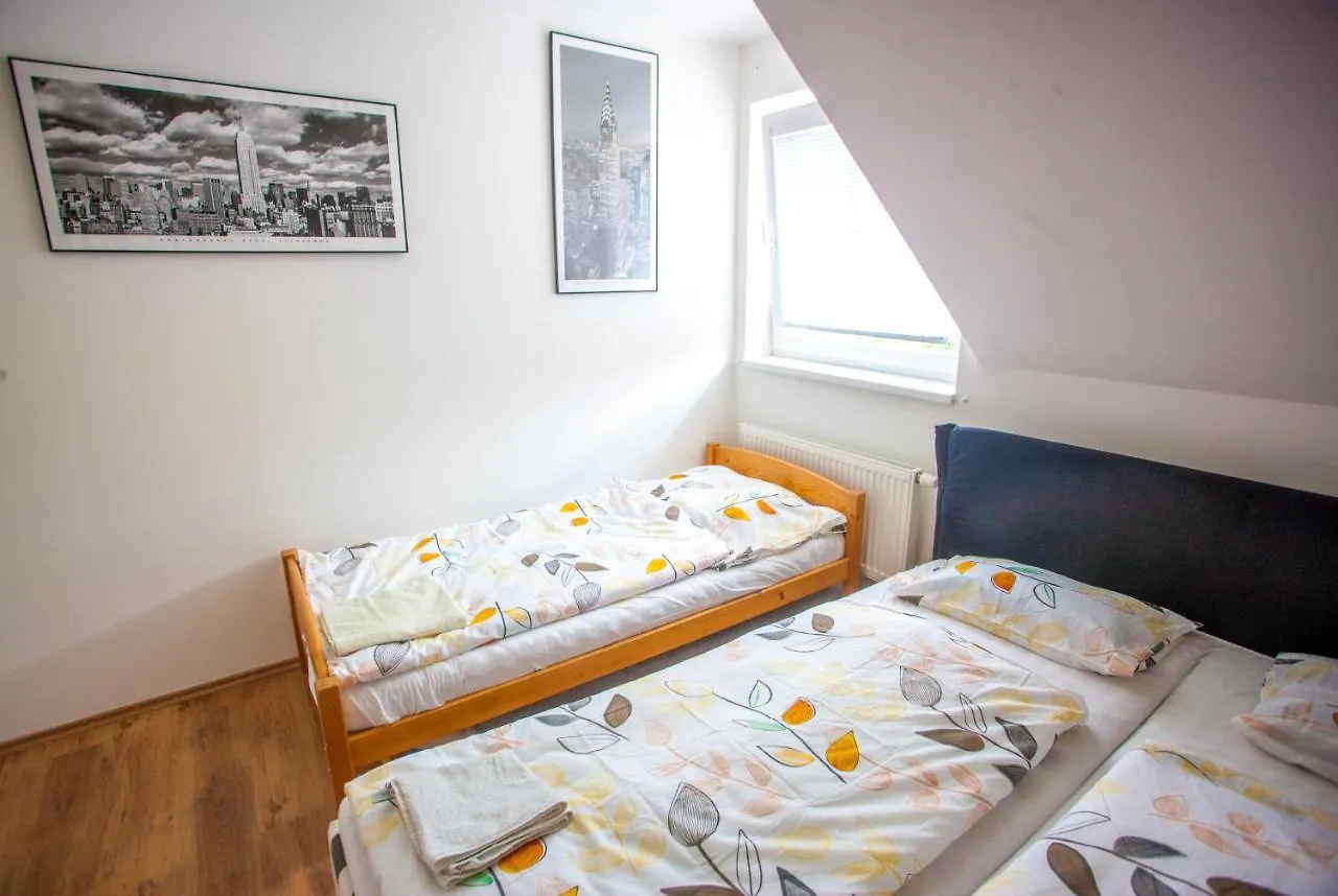 Prague Luxury Villa, Jacuzzi, Hi-Speed Wifi, Hbo, Terrace Bustehrad Česká republika