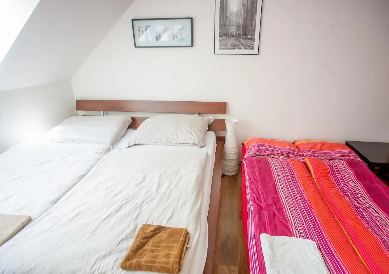 Vila Prague Luxury Villa, Jacuzzi, Hi-Speed Wifi, Hbo, Terrace Bustehrad