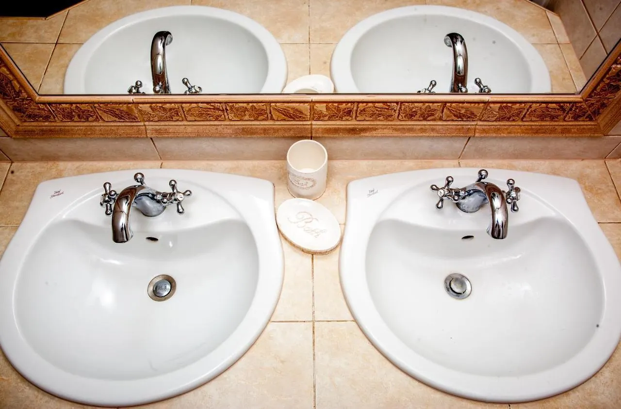 Prague Luxury Villa, Jacuzzi, Hi-Speed Wifi, Hbo, Terrace Bustehrad